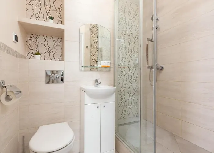 Royal Park Sielecka By Renters شقة وارسو