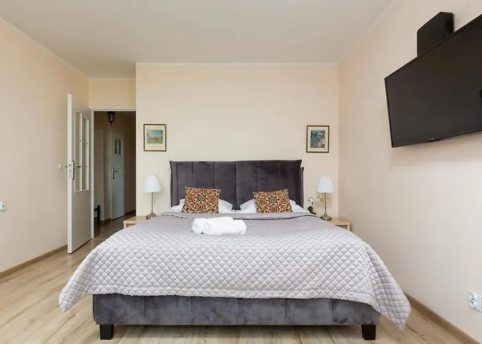 Royal Park Sielecka By Renters شقة