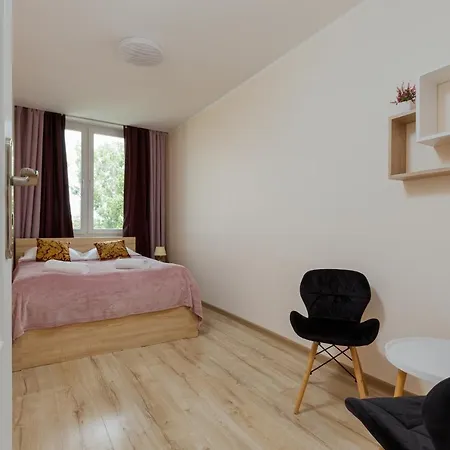 Royal Park Sielecka By Renters 아파트 *