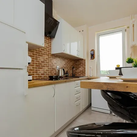 Royal Park Sielecka By Renters 아파트 *